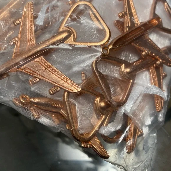 Airplane bottle opener - Picture 3 of 5